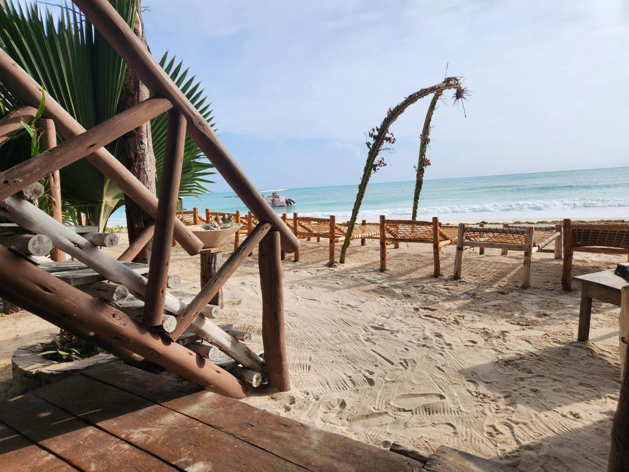 Two Palms Hotel Jambiani  Exterior photo